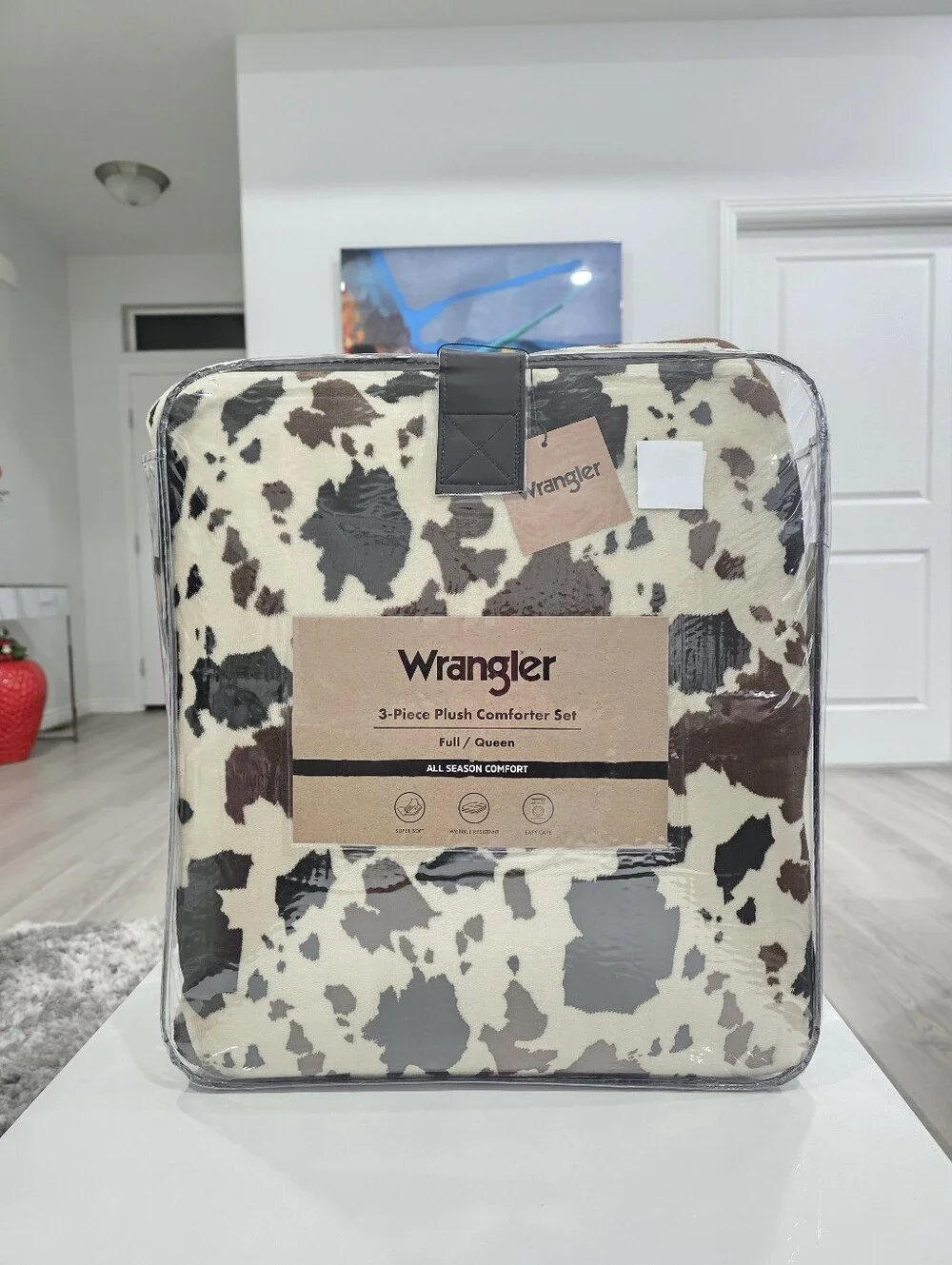 Wrangler QUEEN 3-Piece Plush Cow Print Comforter Set New